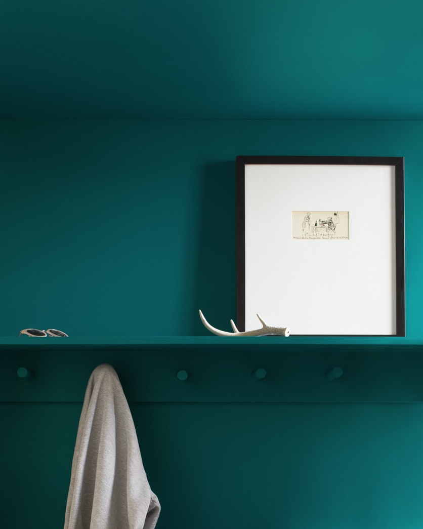 Painted wall in Beau Green 2054-20