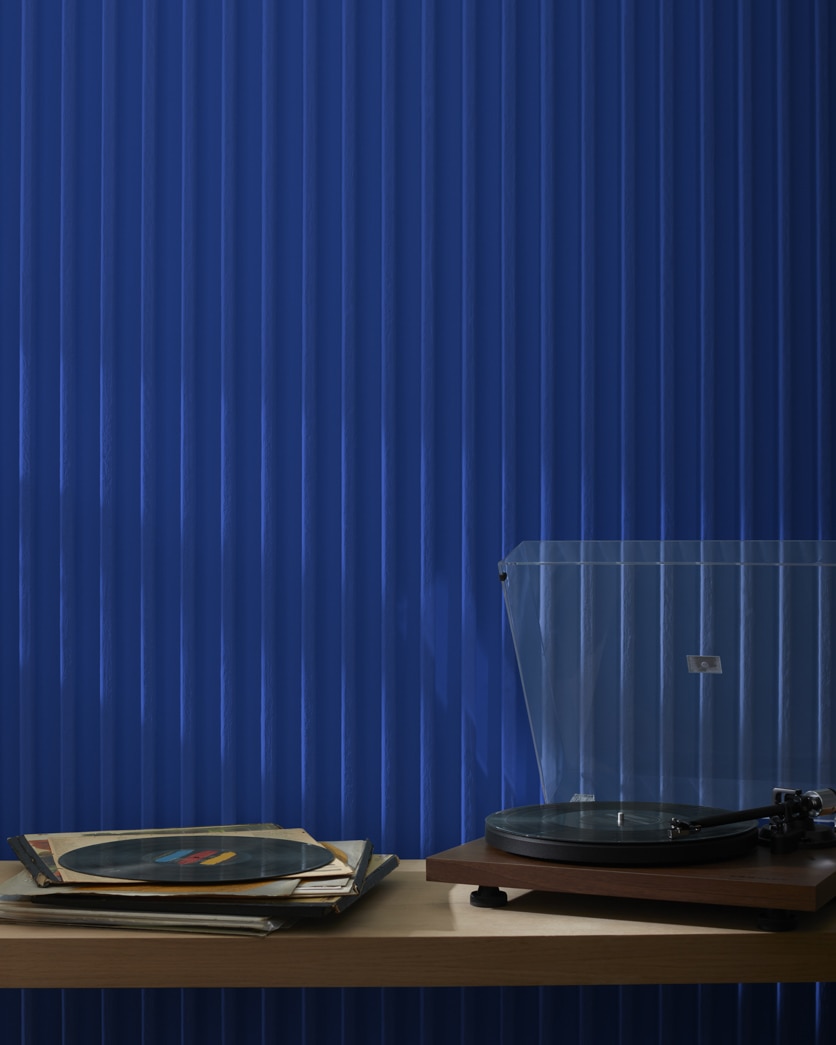 Painted wall in Blue 2066-10