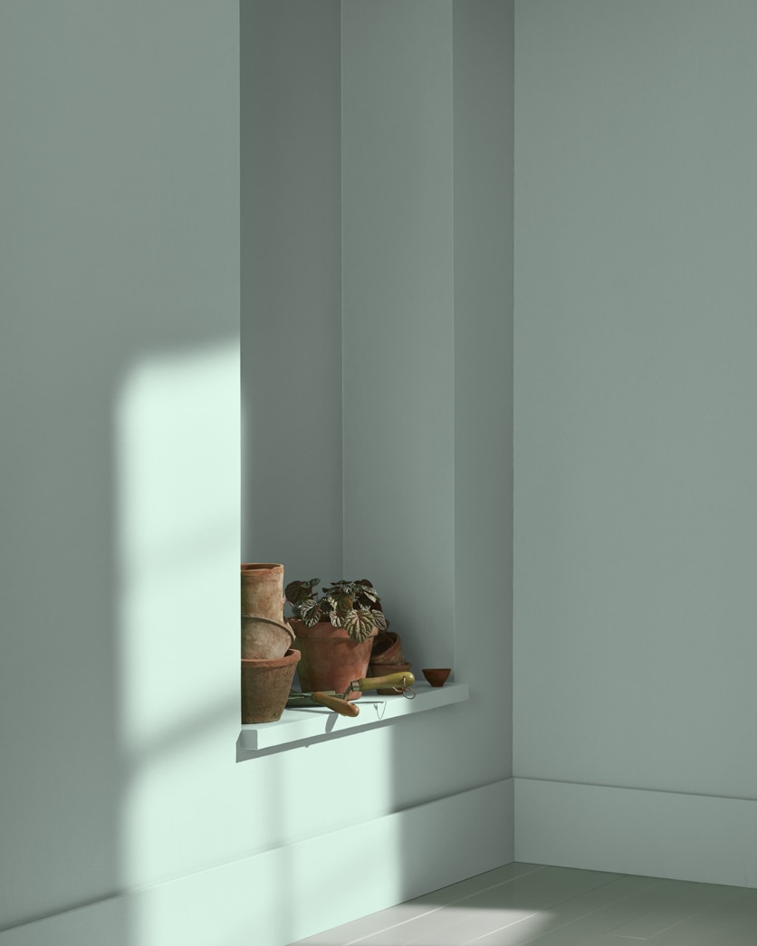 Painted wall in Cool Mint 582