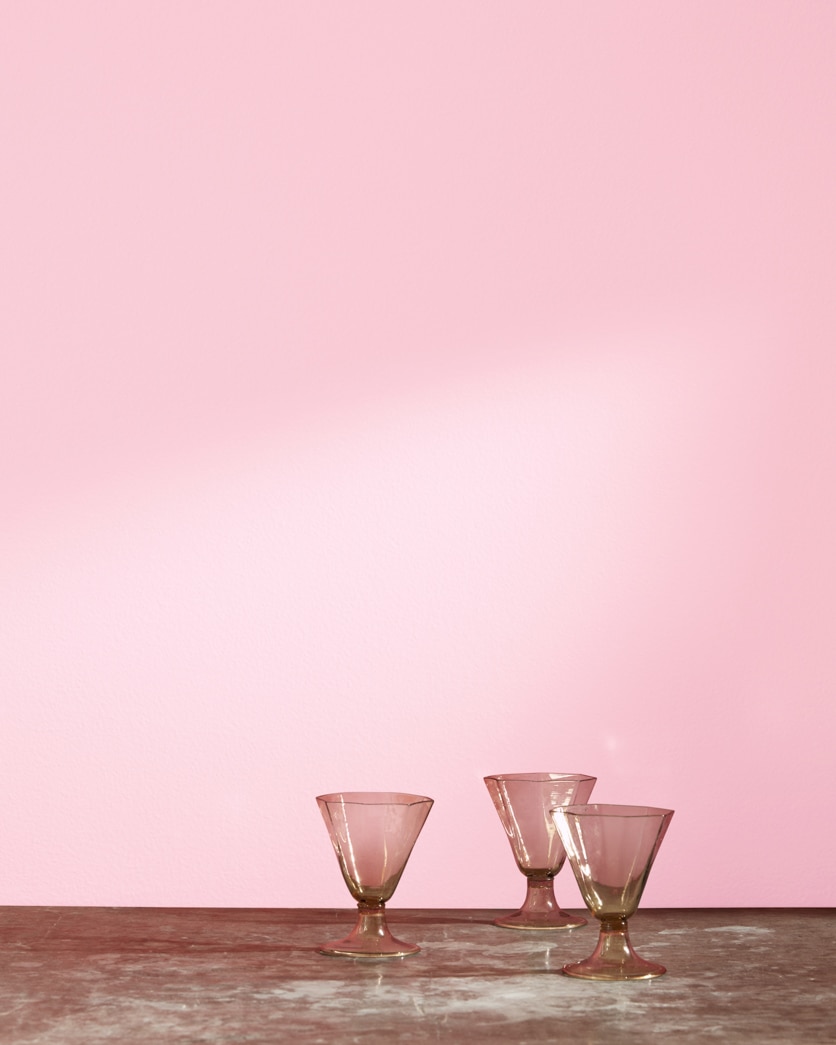 Painted wall in Country Pink 2001-60