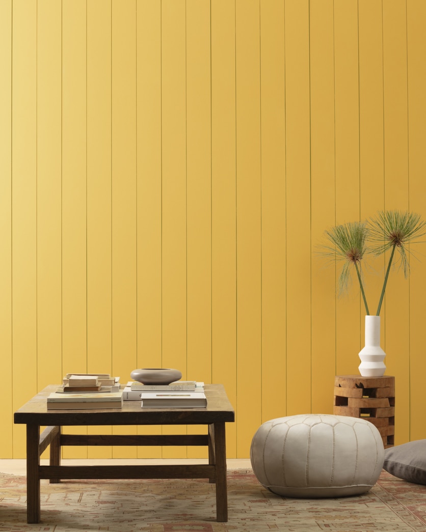 Painted wall in Damask Gold CW-405