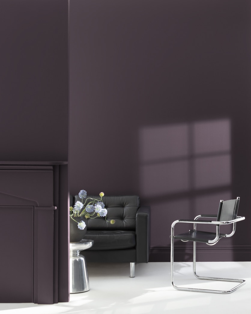 Painted wall in Dark Basalt 2072-10