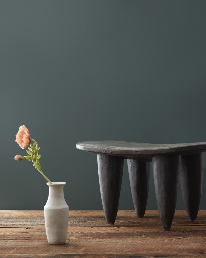 Painted wall in Dark Pewter 2122-10