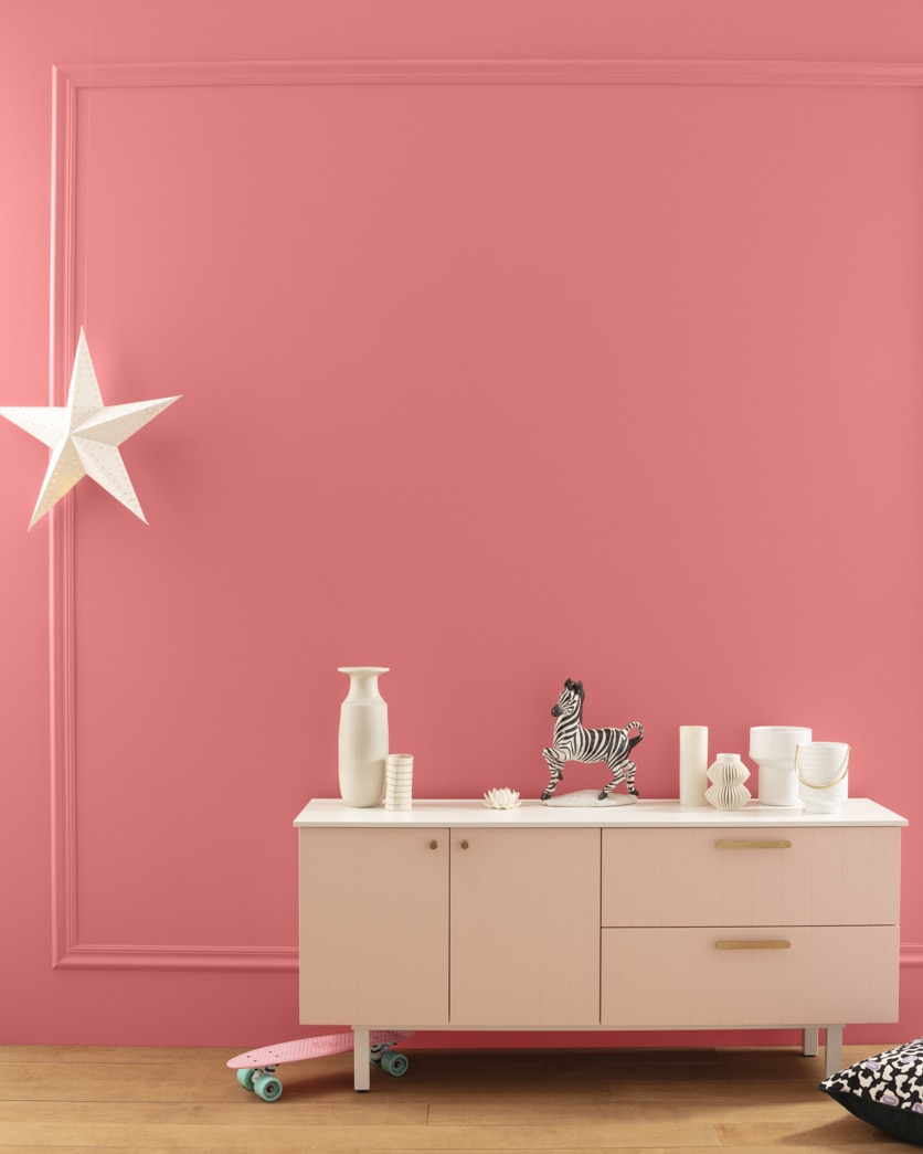 Painted wall in Glamour Pink 2006-40