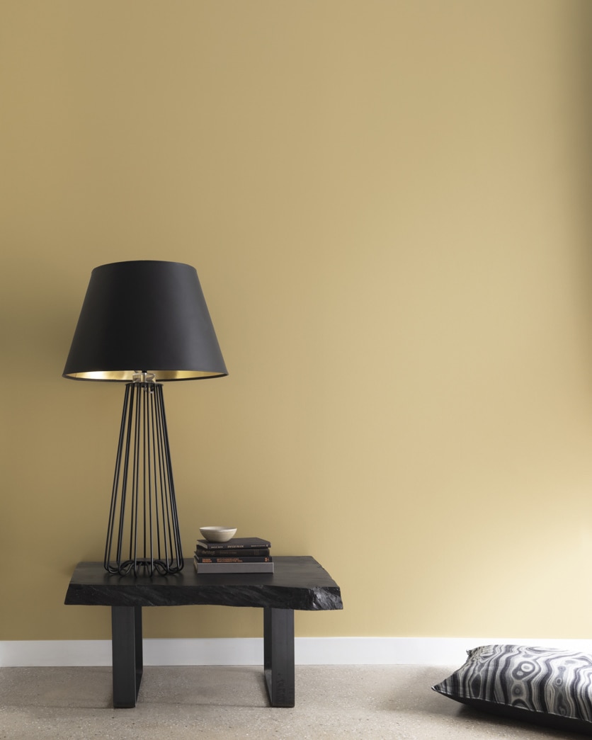 Painted wall in Golden Divan CSP-1005