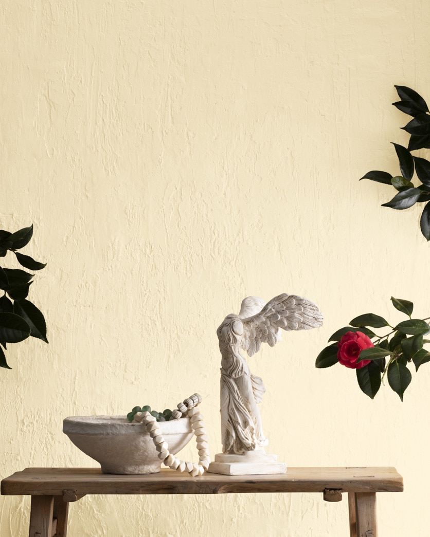 Painted wall in Ivory Lustre 184