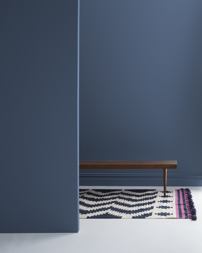 Painted wall in Kensington Blue 840