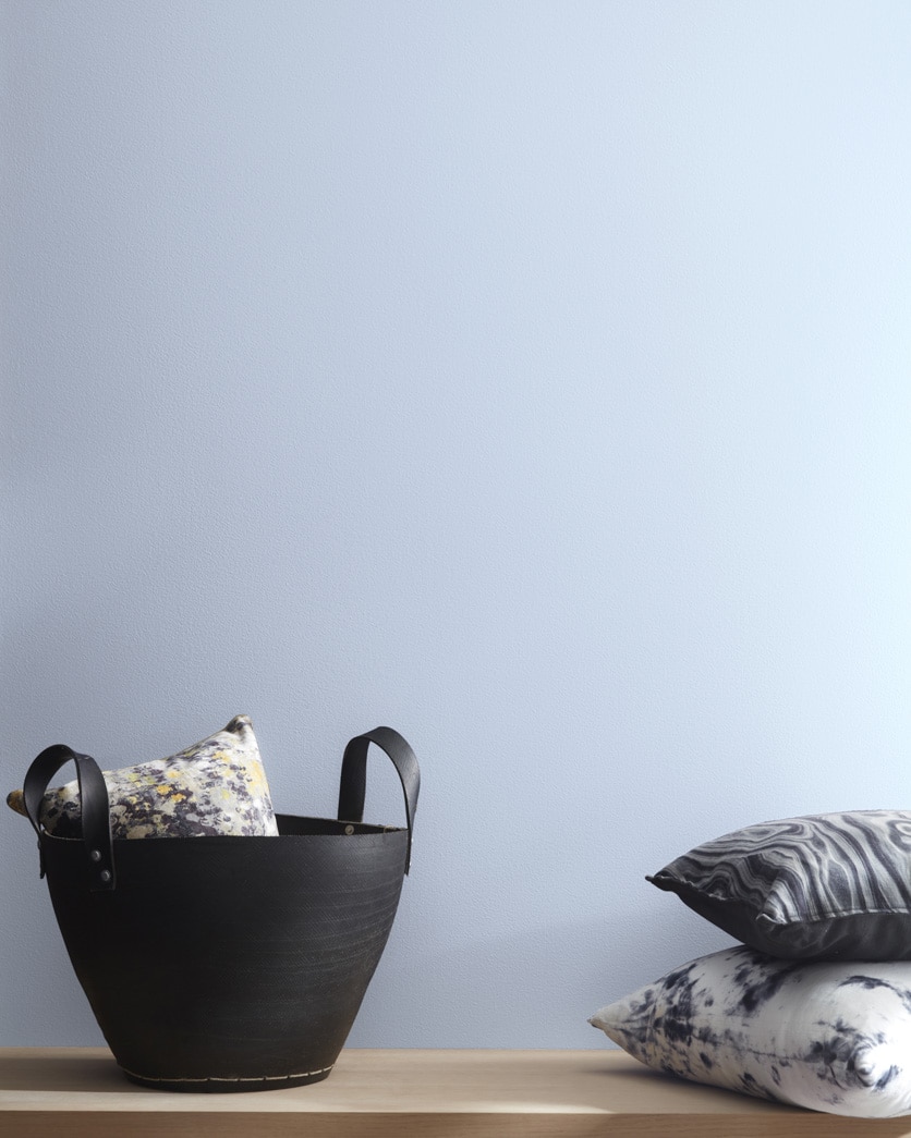 Painted wall in Misty Blue 820