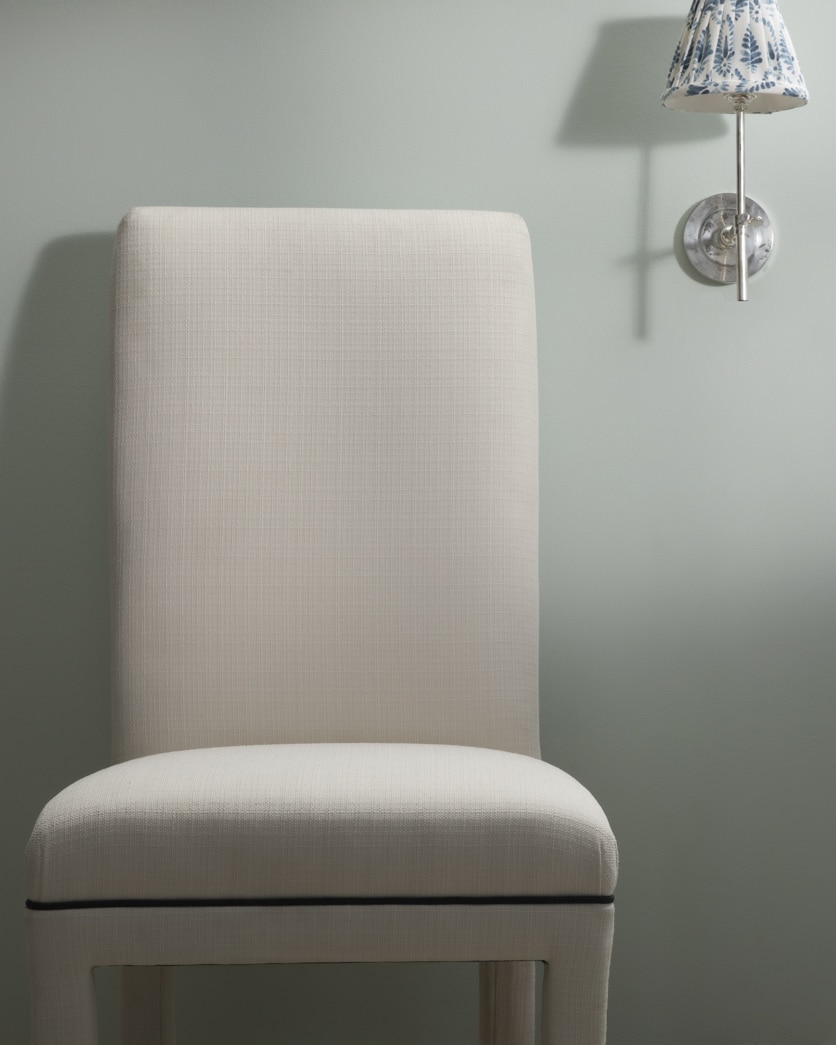 Painted wall in Opal Essence 680