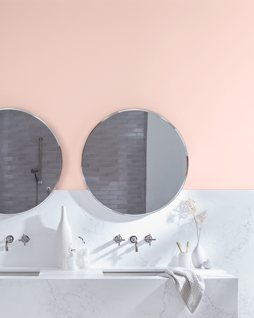 Painted wall in Orchid Pink 036