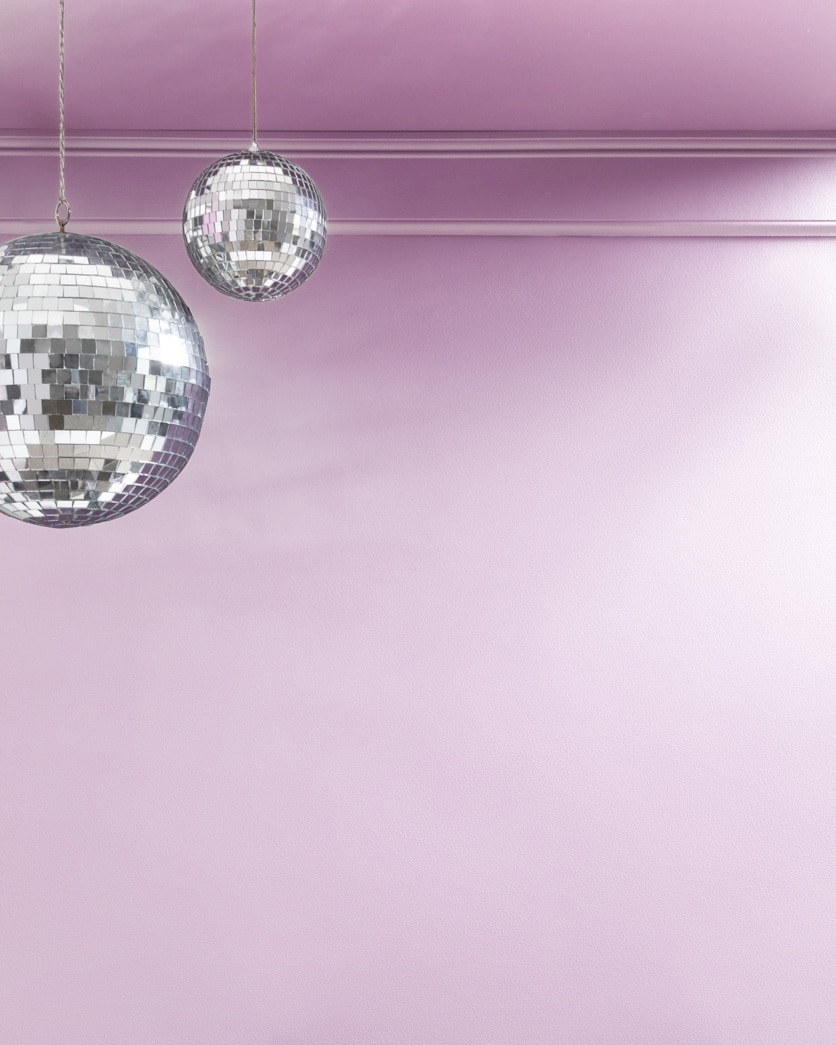 Painted wall in Pale Iris 2073-60