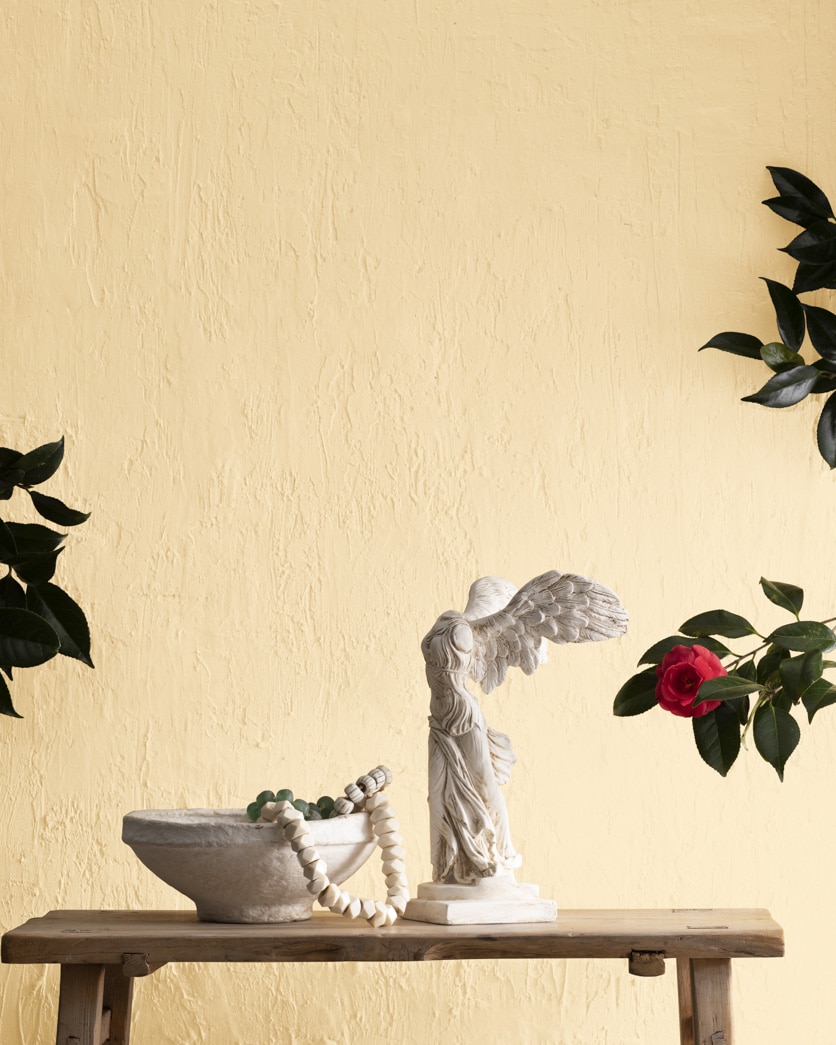 Painted wall in Precious Ivory 185