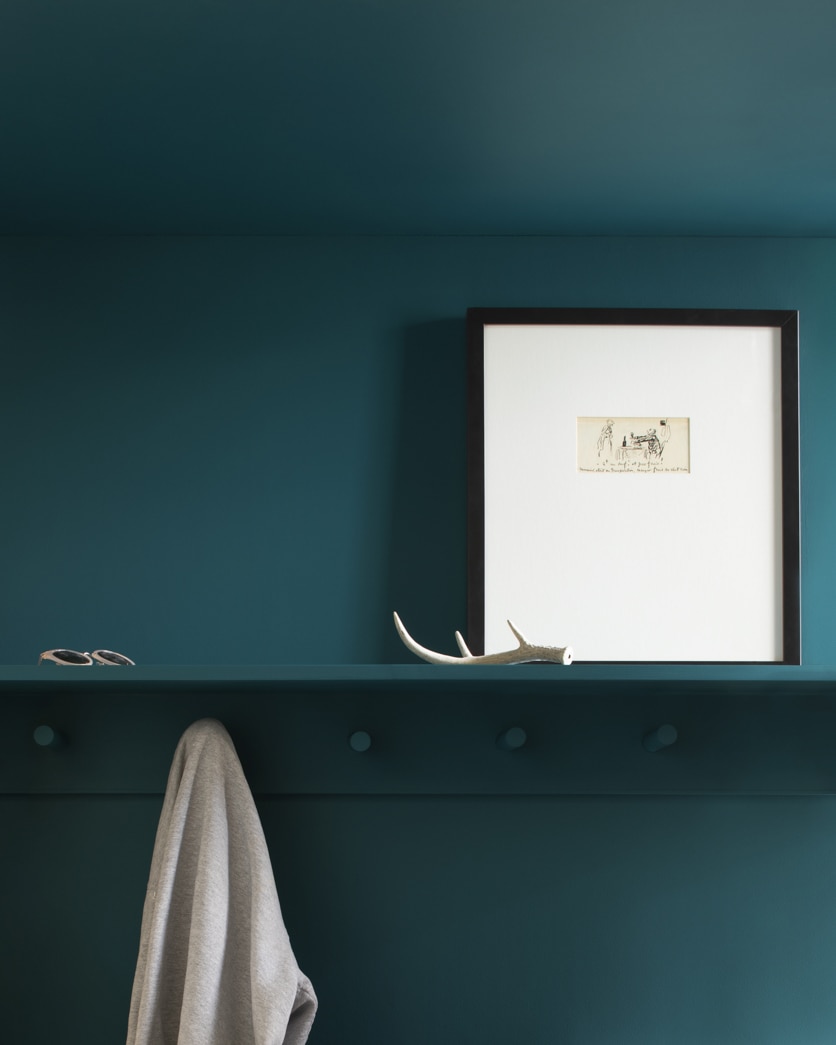 Painted wall in River Blue 2057-10