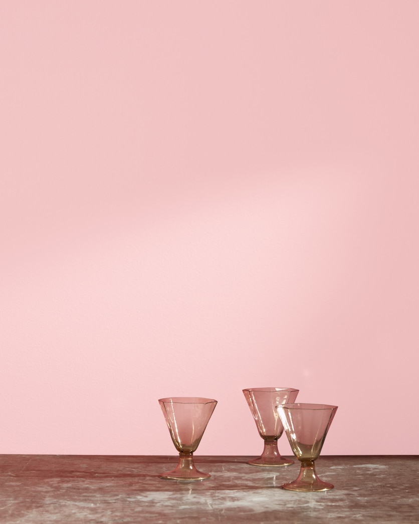 Painted wall in Smashing Pink 1303