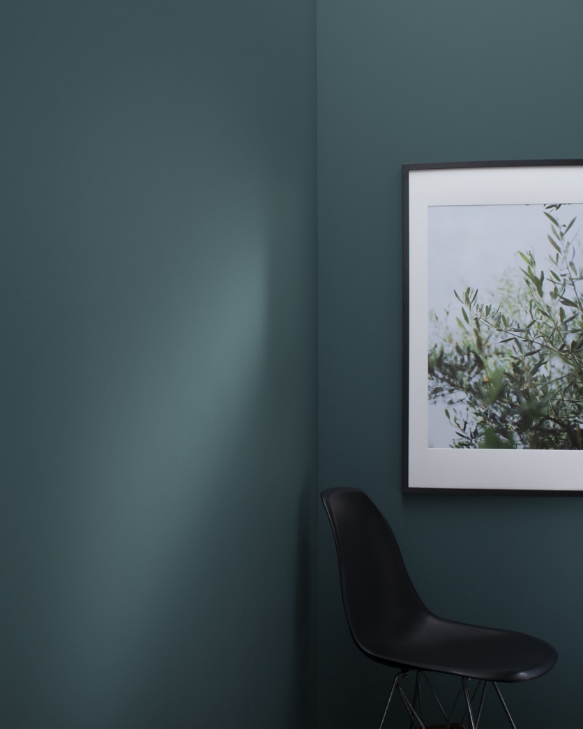 Painted wall in Vanderberg Blue 721