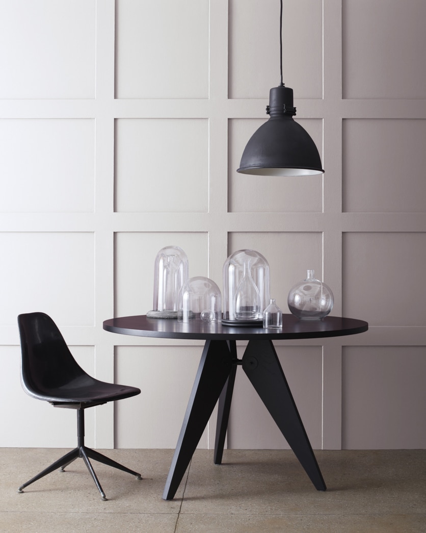 Painted wall in Violet Pearl 1451