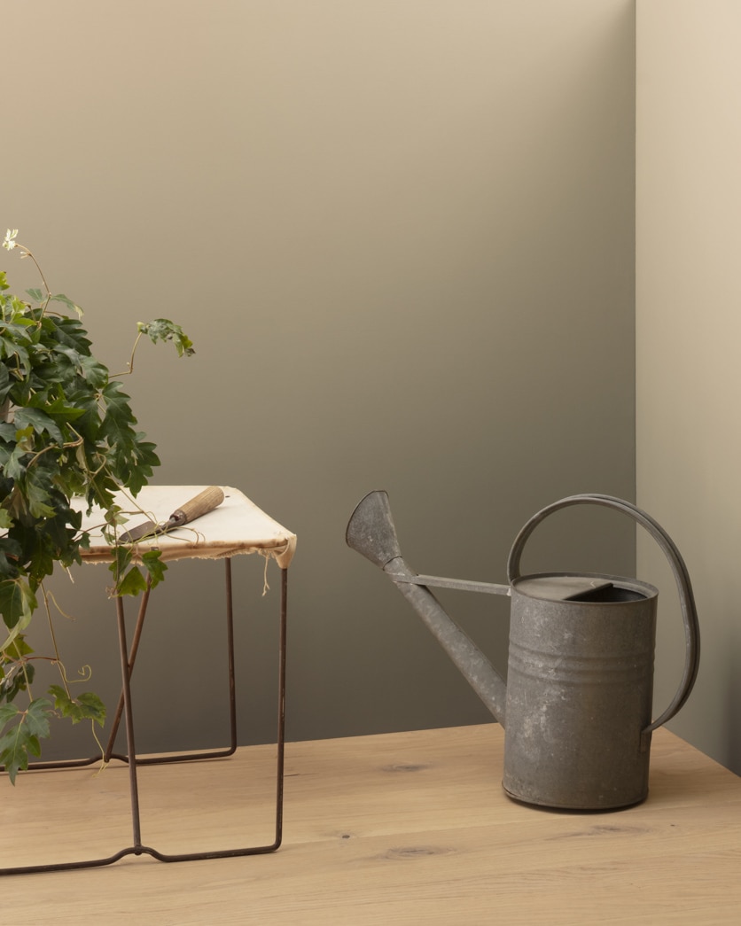 Painted wall in Wicker Basket CSP-255