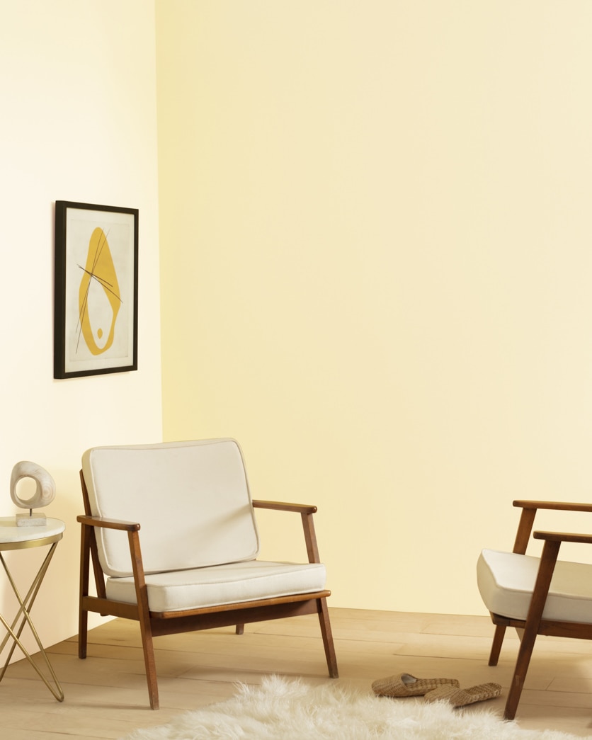 Painted wall in Windham Cream HC-6