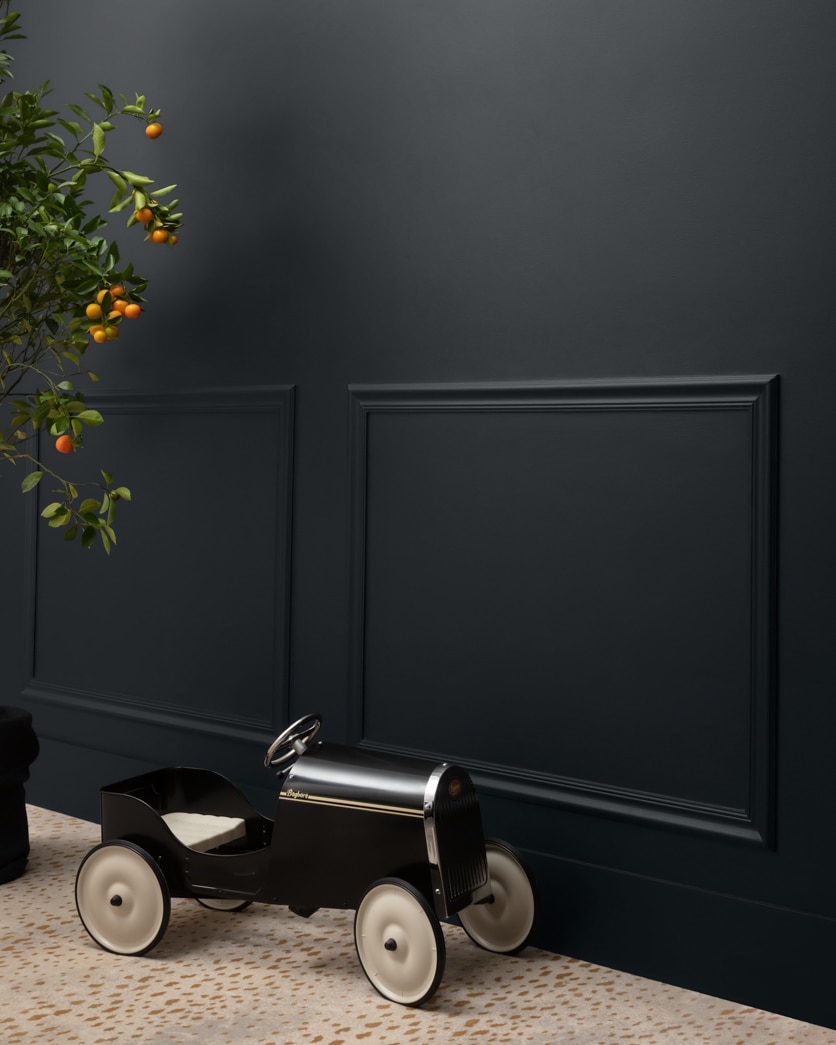 Painted wall in Wire Frame Glasses 2132-20