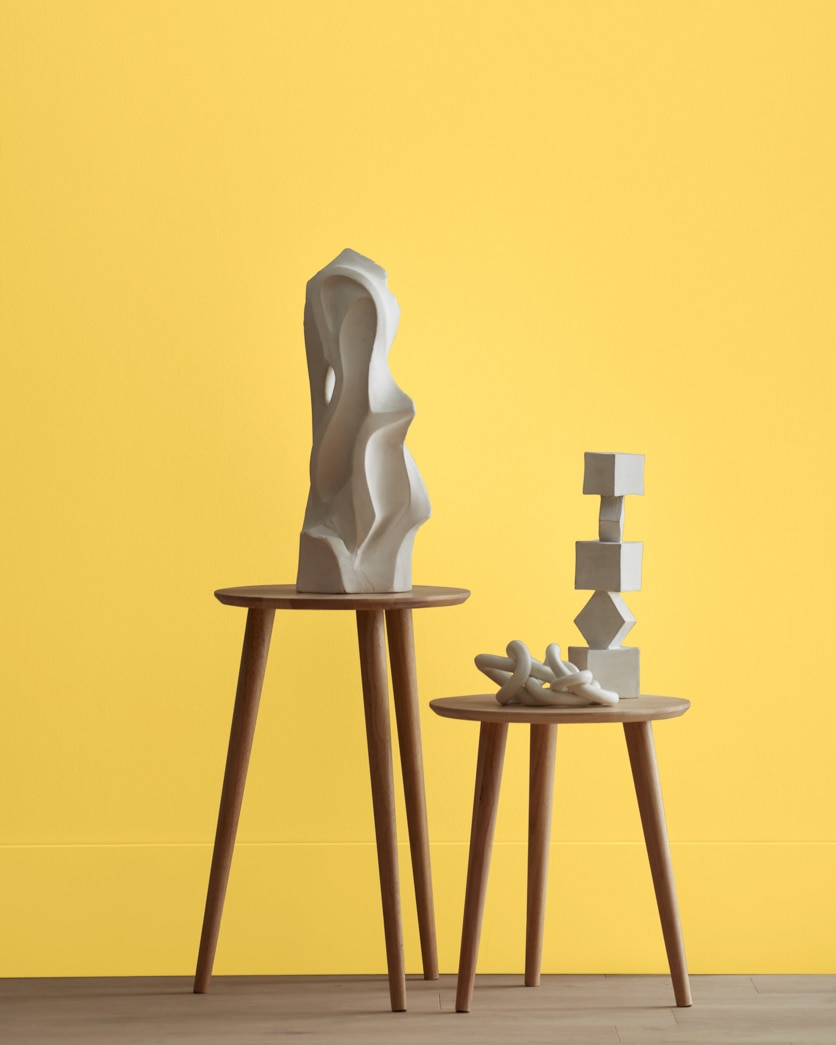 Painted wall in Yellow Raincoat 2020-40
